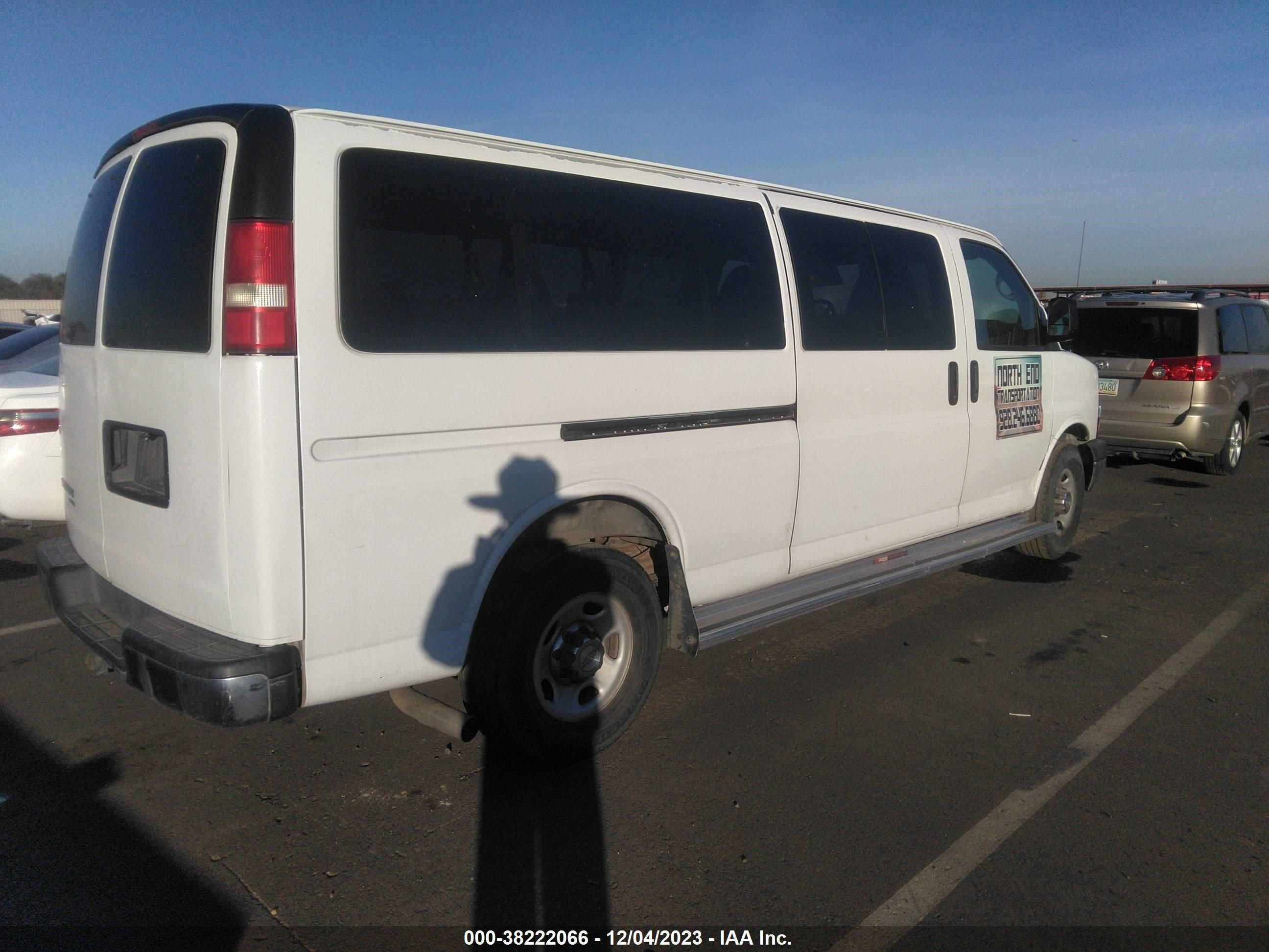 Photo 3 VIN: 1GAZG1FG1C1140644 - CHEVROLET EXPRESS 