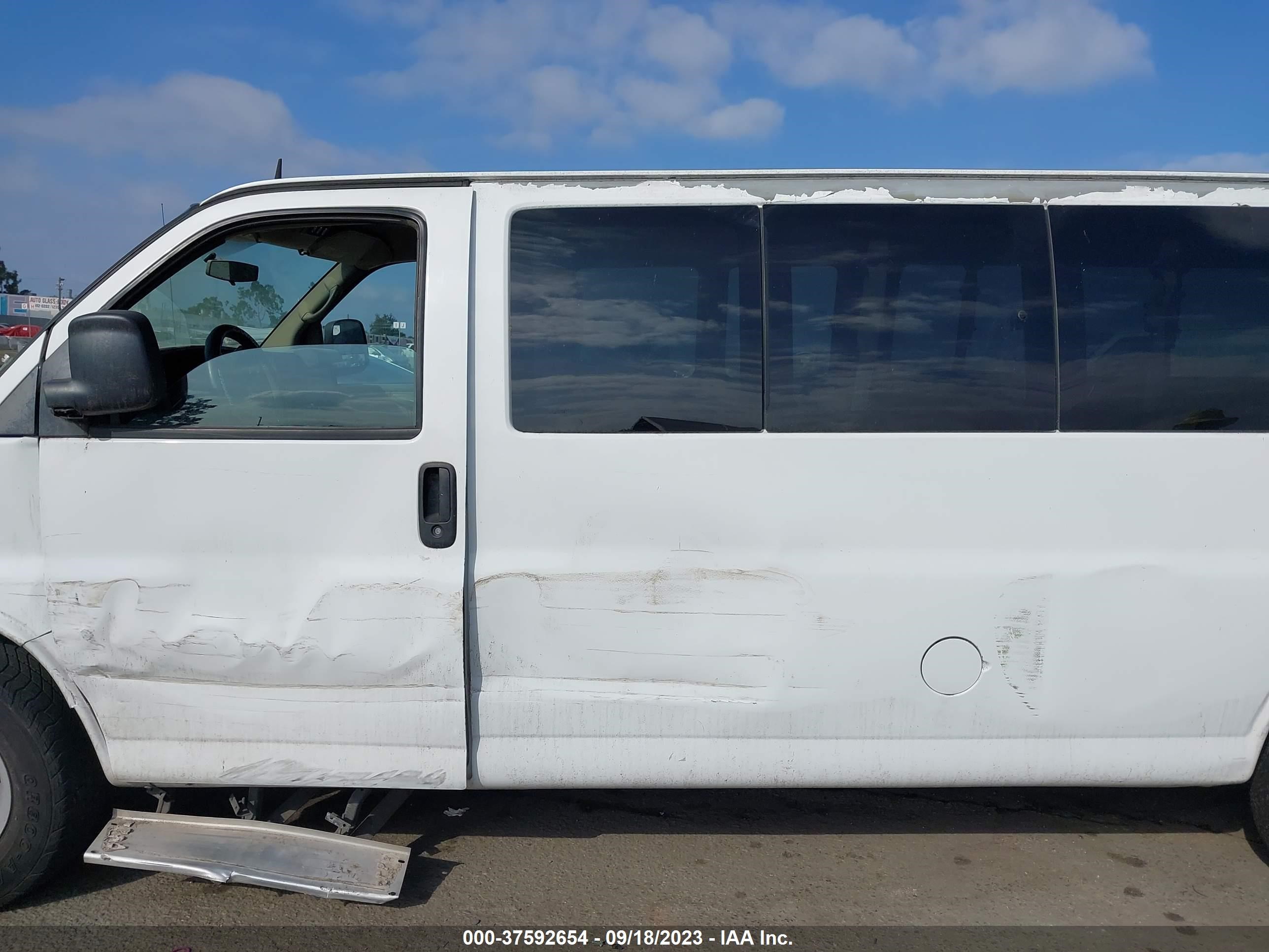 Photo 13 VIN: 1GAZG1FG1D1107113 - CHEVROLET EXPRESS 