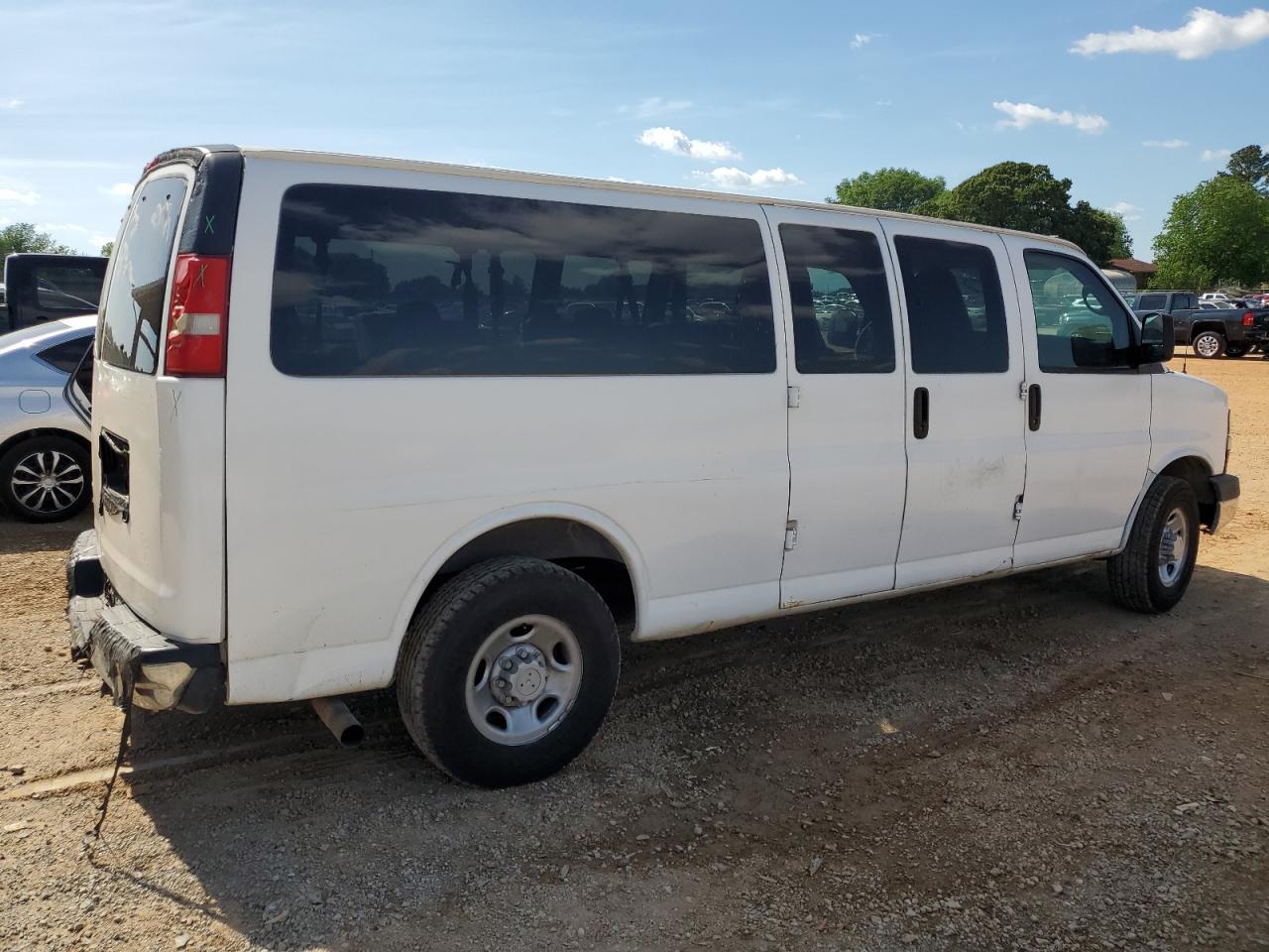 Photo 2 VIN: 1GAZG1FG5B1175444 - CHEVROLET EXPRESS 