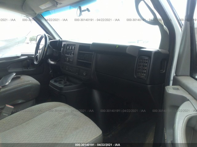 Photo 4 VIN: 1GAZG1FG6F1117557 - CHEVROLET EXPRESS PASSENGER 