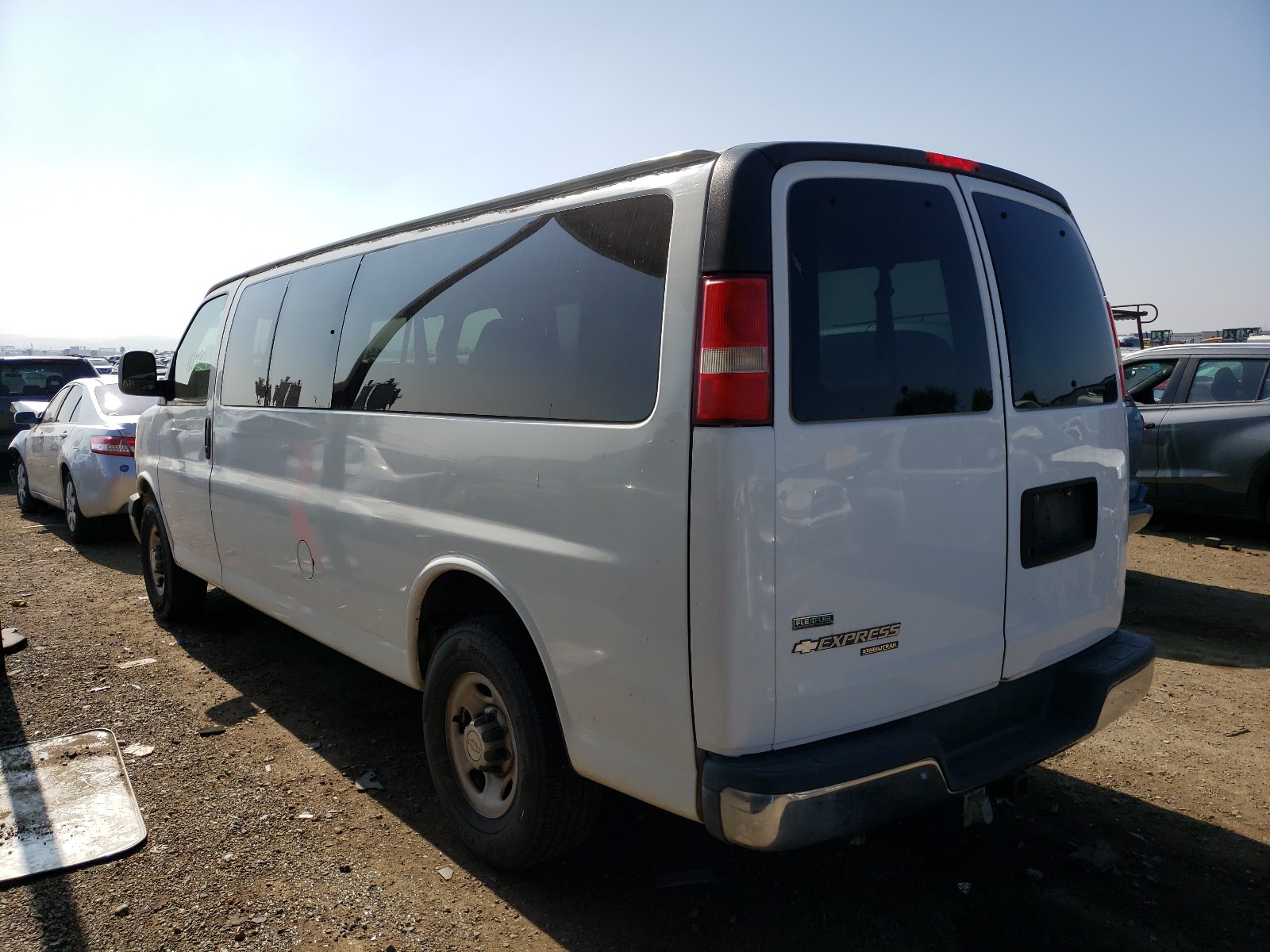 Photo 2 VIN: 1GAZG1FG8B1181027 - CHEVROLET EXPRESS G3 