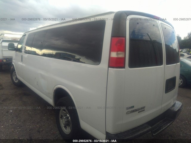 Photo 2 VIN: 1GAZG1FGXB1156629 - CHEVROLET EXPRESS PASSENGER 