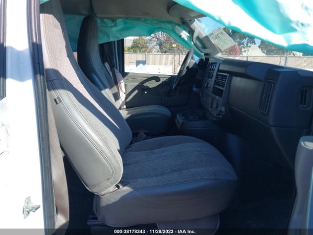 Photo 4 VIN: 1GAZGLFG8H1313871 - CHEVROLET EXPRESS G3500 