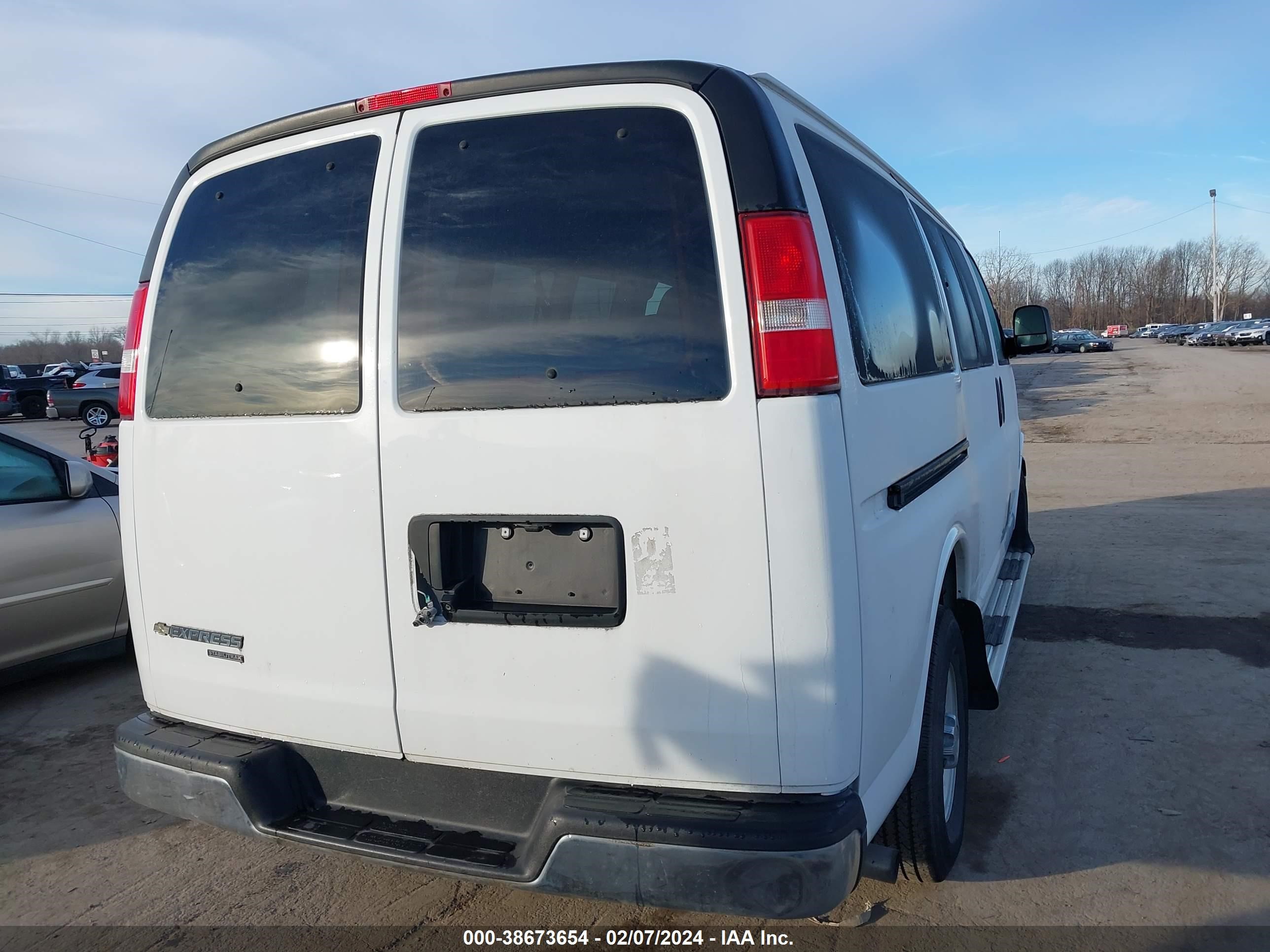 Photo 14 VIN: 1GAZGMFG9G1166576 - CHEVROLET EXPRESS 