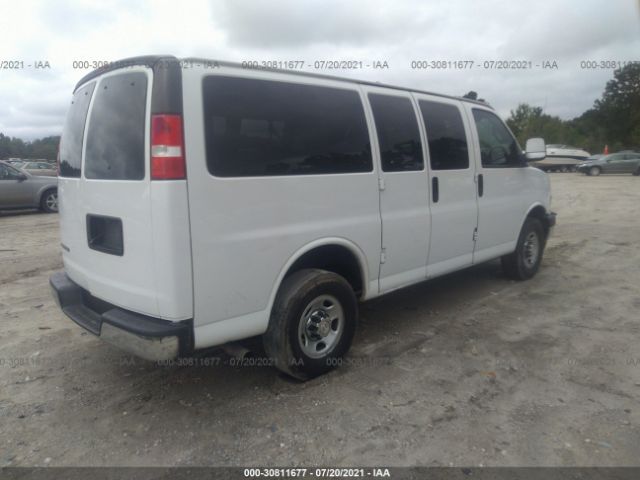 Photo 3 VIN: 1GAZGMFP1J1311729 - CHEVROLET EXPRESS PASSENGER 