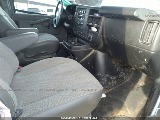 Photo 4 VIN: 1GAZGMFP5K1312271 - CHEVROLET EXPRESS PASSENGER 