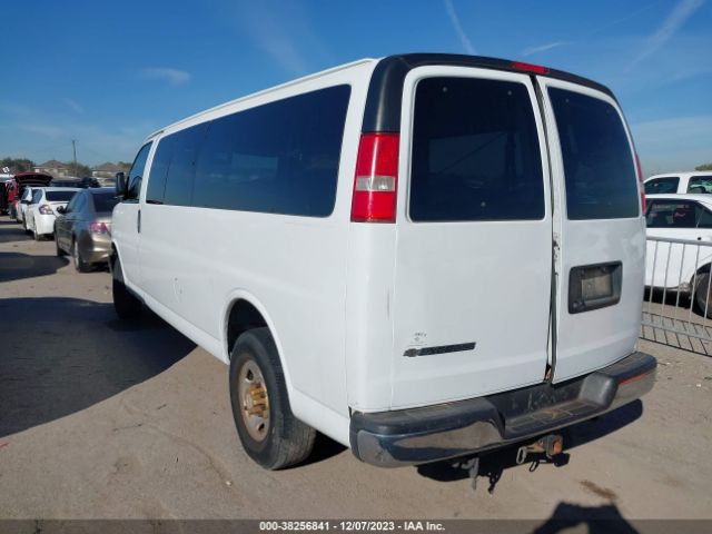 Photo 2 VIN: 1GAZGNFF0G1251027 - CHEVROLET EXPRESS PASSENGER 