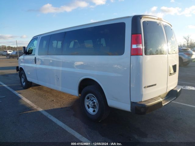 Photo 2 VIN: 1GAZGNFF6H1158403 - CHEVROLET EXPRESS 