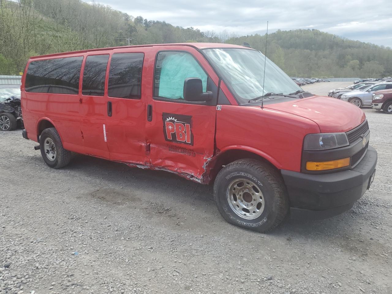 Photo 3 VIN: 1GAZGNFG3J1233928 - CHEVROLET EXPRESS 