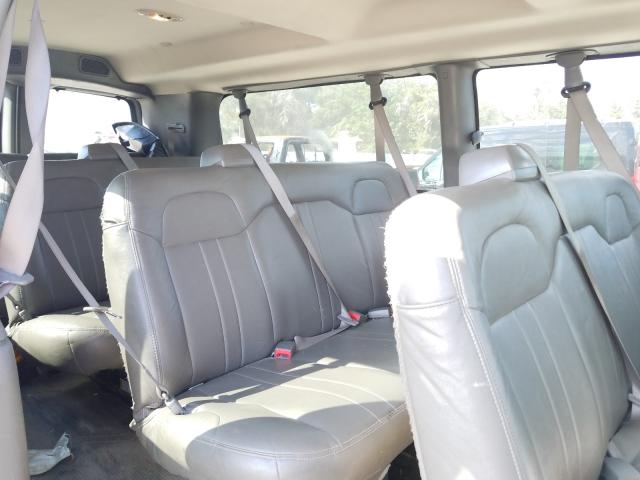 Photo 5 VIN: 1GAZGNFG5J1239648 - CHEVROLET EXPRESS PASSENGER 