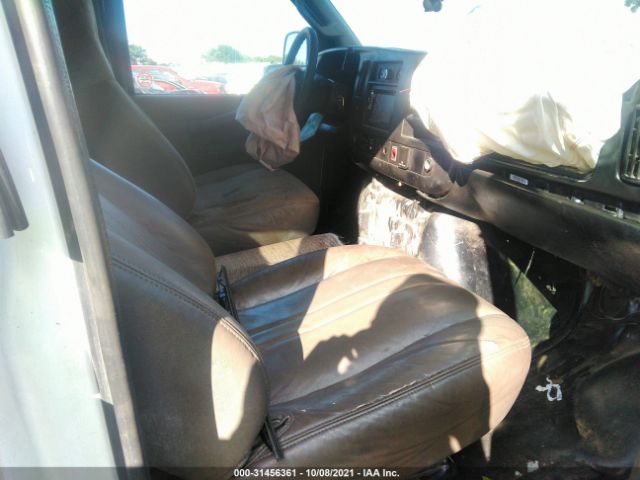 Photo 4 VIN: 1GAZGNFG7G1150656 - CHEVROLET EXPRESS PASSENGER 