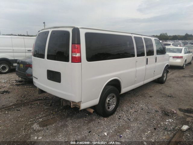 Photo 3 VIN: 1GAZGNFG7J1190209 - CHEVROLET EXPRESS PASSENGER 