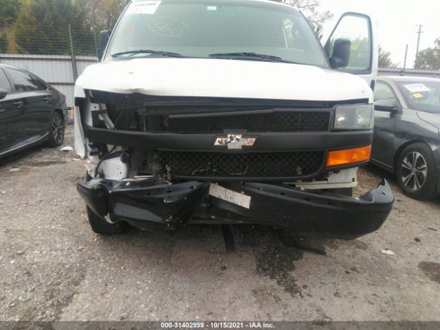 Photo 5 VIN: 1GAZGNFG7J1190209 - CHEVROLET EXPRESS PASSENGER 