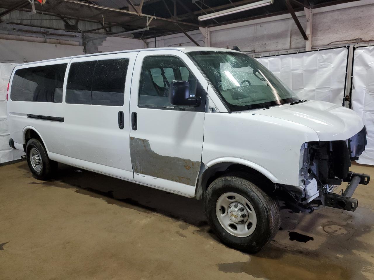 Photo 3 VIN: 1GAZGNFP0P1175253 - CHEVROLET EXPRESS 