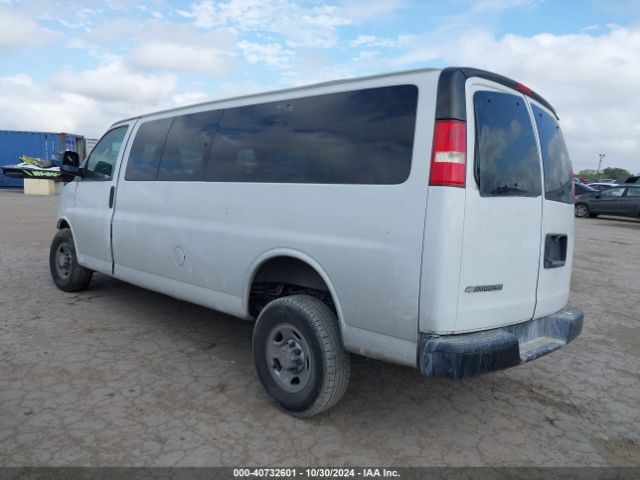 Photo 2 VIN: 1GAZGNFP8J1235321 - CHEVROLET EXPRESS 