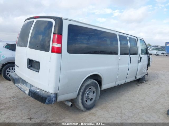 Photo 3 VIN: 1GAZGNFP8J1235321 - CHEVROLET EXPRESS 