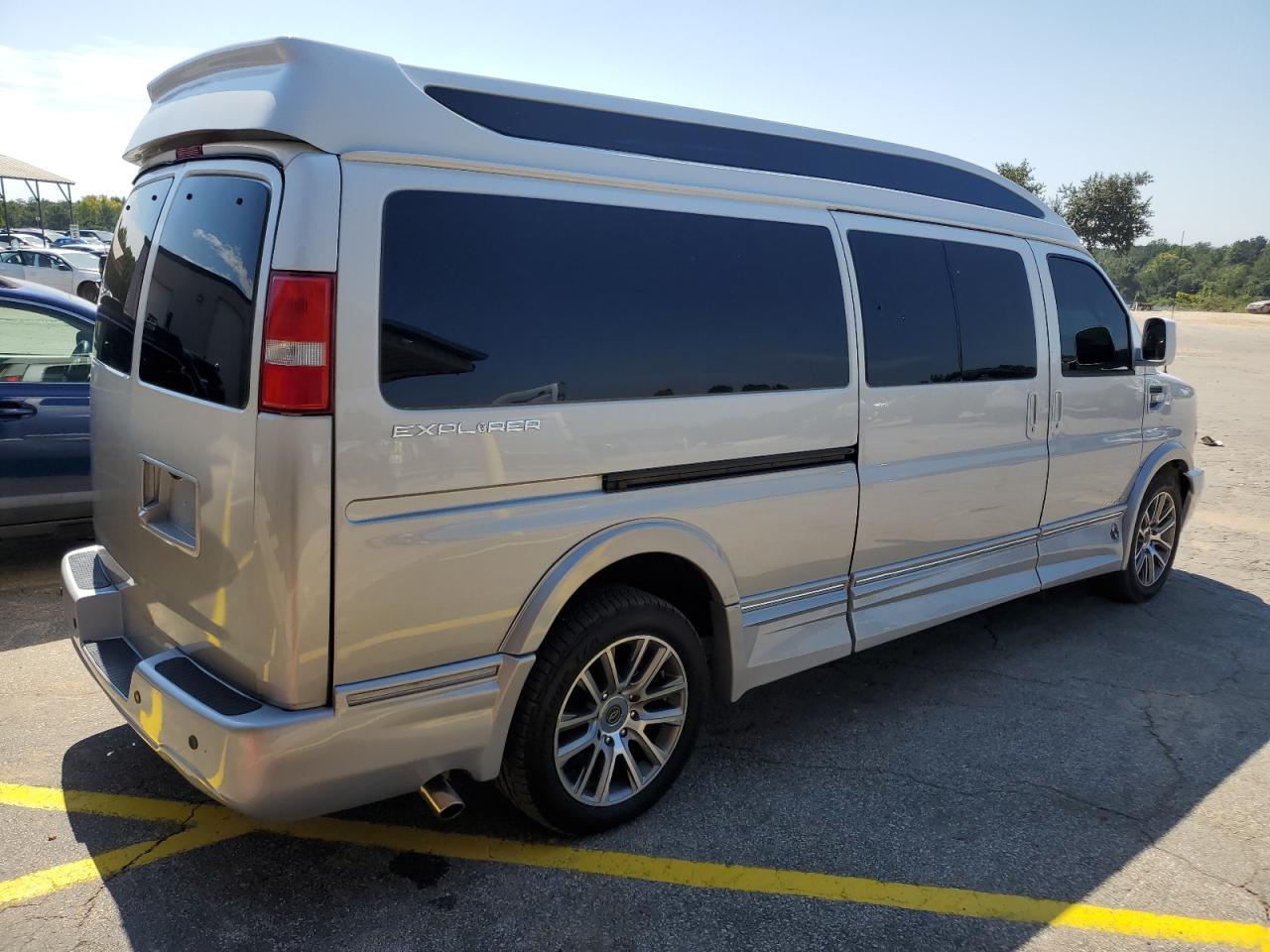 Photo 2 VIN: 1GAZGPF72M1202766 - CHEVROLET EXPRESS 