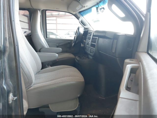 Photo 4 VIN: 1GAZGPFF8H1288520 - CHEVROLET EXPRESS 