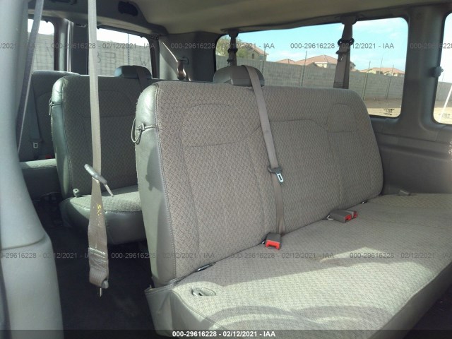 Photo 7 VIN: 1GAZGPFG0J1192380 - CHEVROLET EXPRESS PASSENGER 