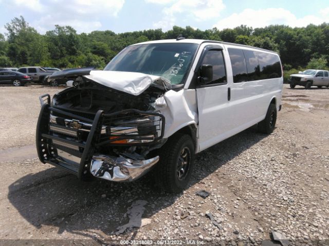 Photo 1 VIN: 1GAZGPFG0J1316079 - CHEVROLET EXPRESS PASSENGER 