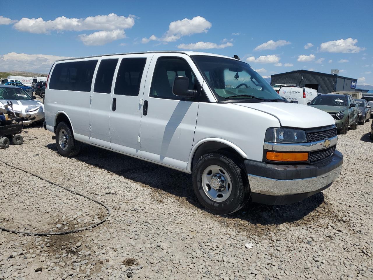 Photo 3 VIN: 1GAZGPFG1H1106715 - CHEVROLET EXPRESS 