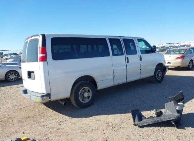 Photo 3 VIN: 1GAZGPFG1J1244258 - CHEVROLET EXPRESS PASSENGER 