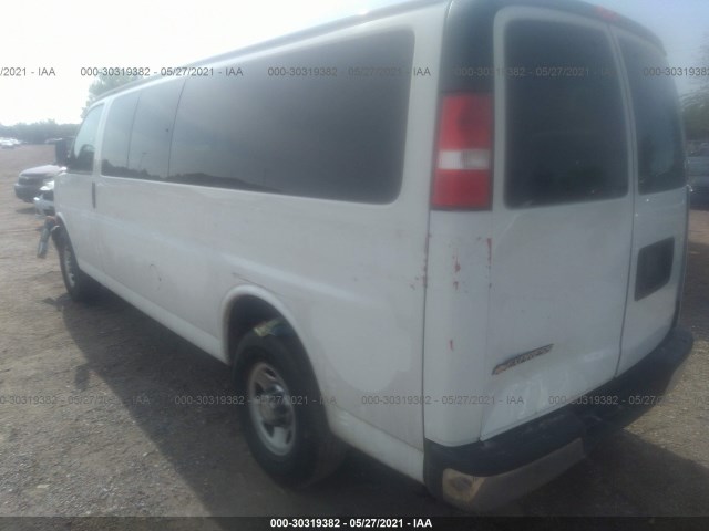 Photo 2 VIN: 1GAZGPFG2G1218311 - CHEVROLET EXPRESS PASSENGER 