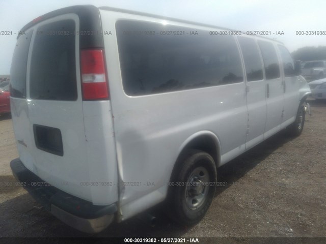 Photo 3 VIN: 1GAZGPFG2G1218311 - CHEVROLET EXPRESS PASSENGER 