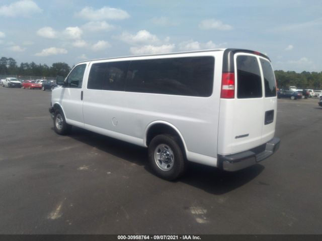 Photo 2 VIN: 1GAZGPFG2J1246276 - CHEVROLET EXPRESS PASSENGER 