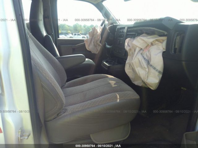 Photo 4 VIN: 1GAZGPFG2J1246276 - CHEVROLET EXPRESS PASSENGER 