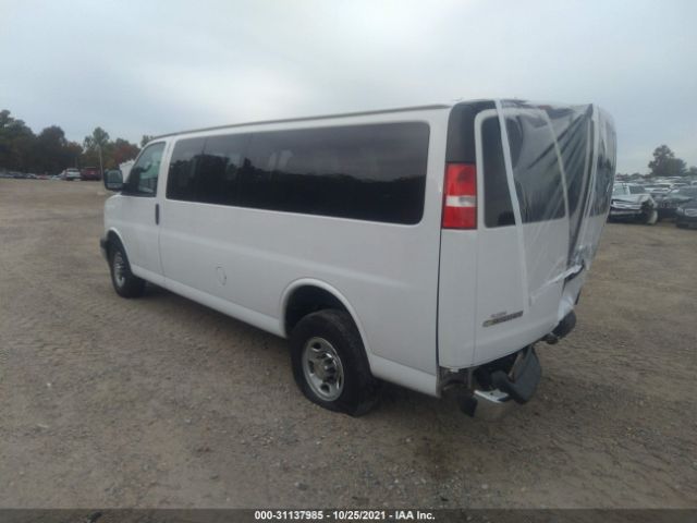 Photo 2 VIN: 1GAZGPFG2J1257553 - CHEVROLET EXPRESS PASSENGER 