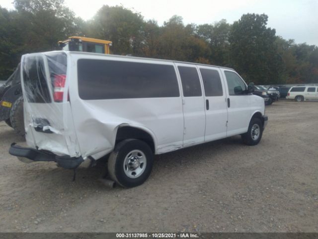 Photo 3 VIN: 1GAZGPFG2J1257553 - CHEVROLET EXPRESS PASSENGER 