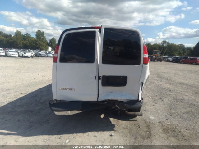 Photo 5 VIN: 1GAZGPFG2J1257553 - CHEVROLET EXPRESS PASSENGER 