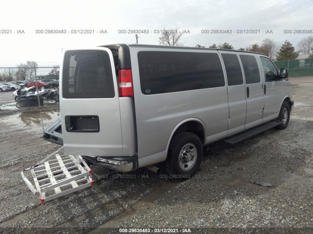 Photo 3 VIN: 1GAZGPFG2K1281062 - CHEVROLET EXPRESS PASSENGER 