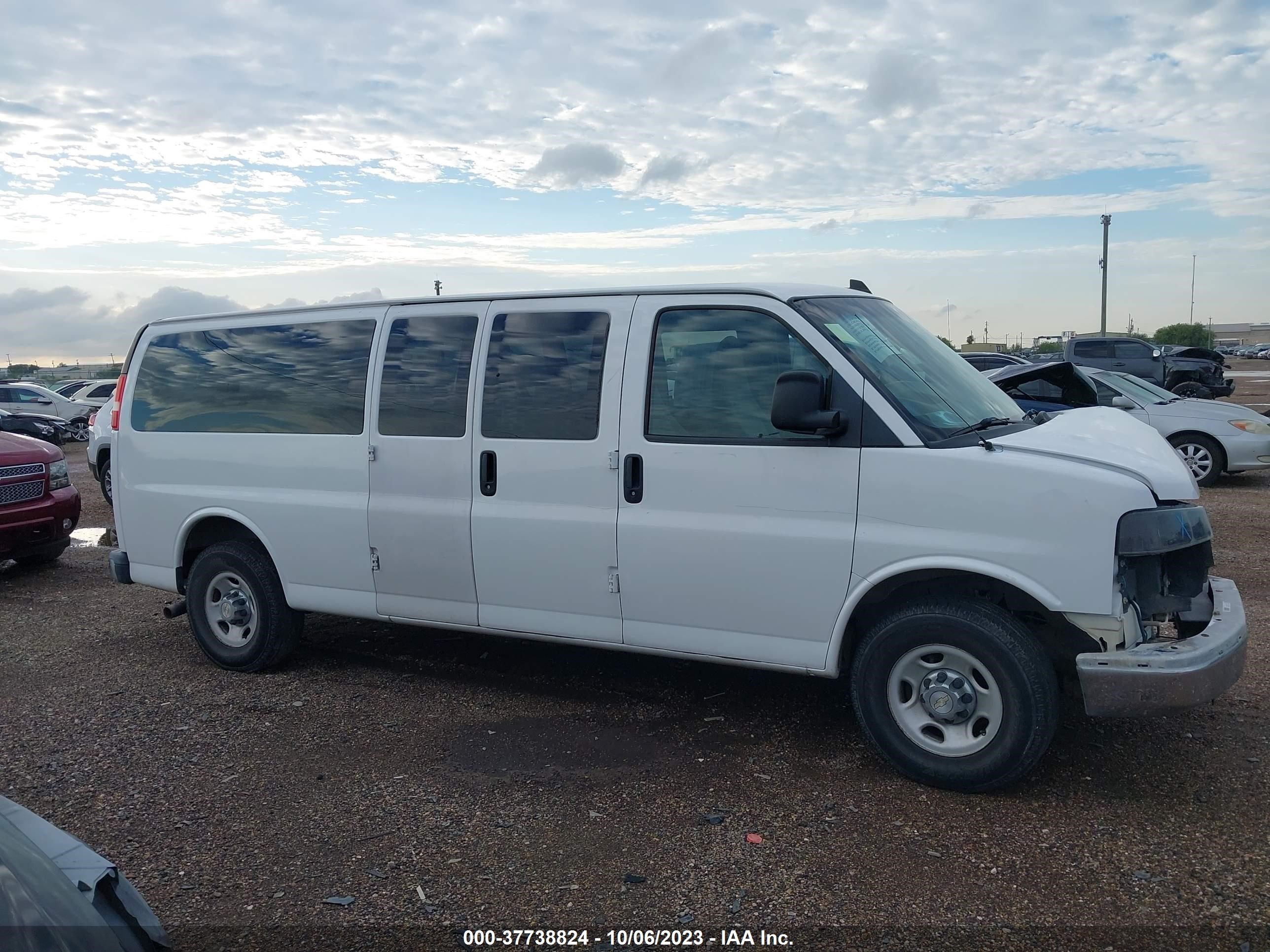 Photo 13 VIN: 1GAZGPFG3G1235005 - CHEVROLET EXPRESS 