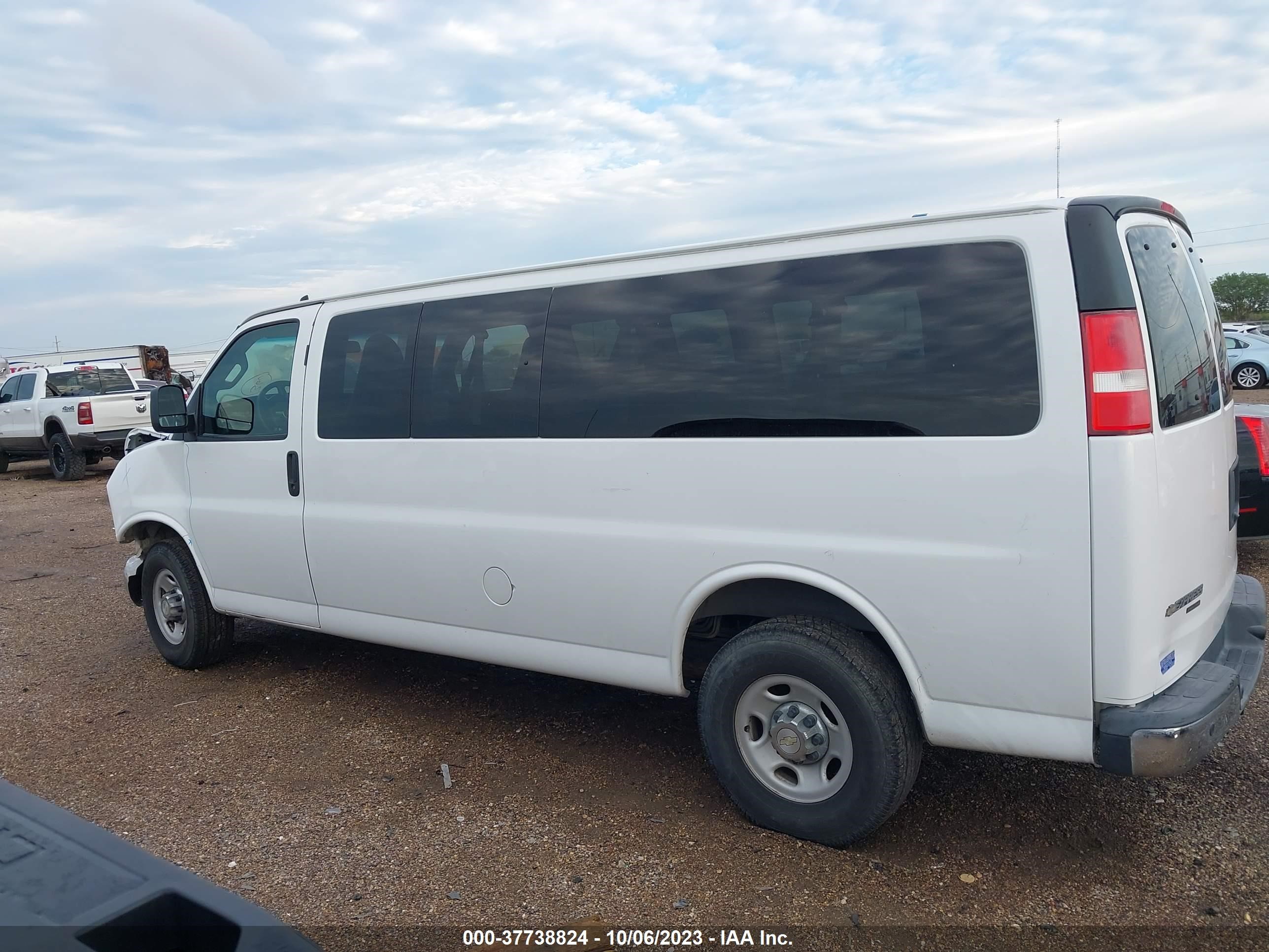 Photo 14 VIN: 1GAZGPFG3G1235005 - CHEVROLET EXPRESS 