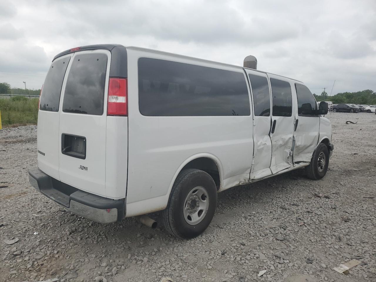 Photo 2 VIN: 1GAZGPFG3K1366069 - CHEVROLET EXPRESS 