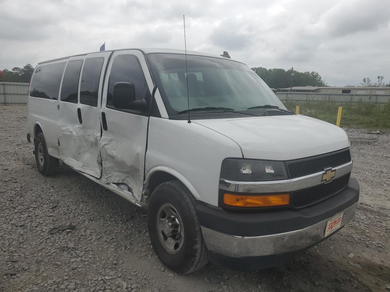 Photo 3 VIN: 1GAZGPFG3K1366069 - CHEVROLET EXPRESS 