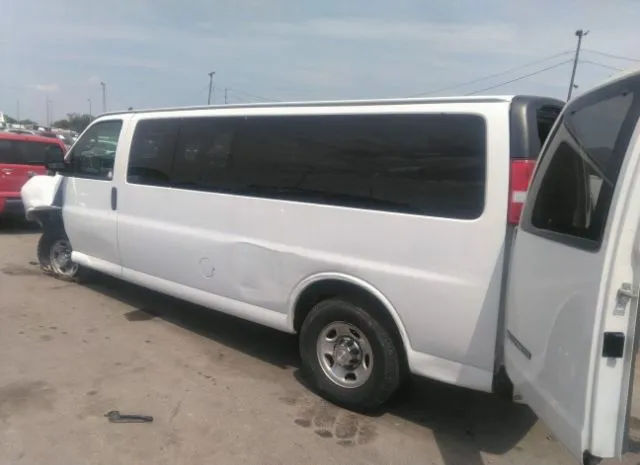 Photo 2 VIN: 1GAZGPFG4H1124447 - CHEVROLET EXPRESS PASSENGER 