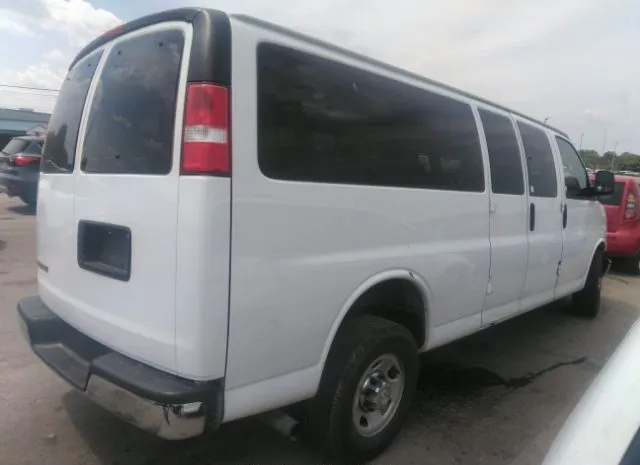 Photo 3 VIN: 1GAZGPFG4H1124447 - CHEVROLET EXPRESS PASSENGER 