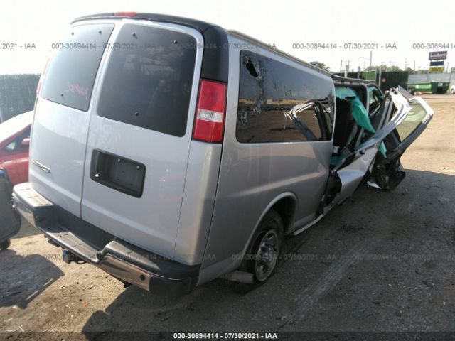 Photo 3 VIN: 1GAZGPFG4K1181805 - CHEVROLET EXPRESS PASSENGER 