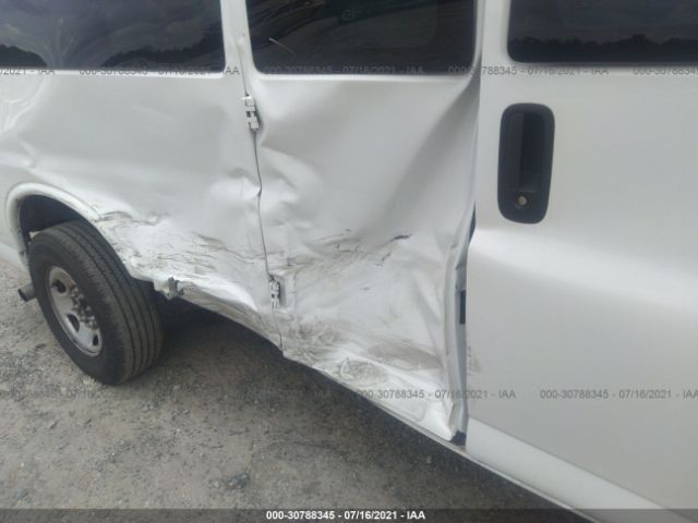 Photo 5 VIN: 1GAZGPFG4L1266600 - CHEVROLET EXPRESS PASSENGER 