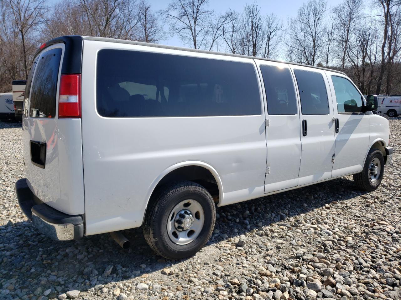 Photo 2 VIN: 1GAZGPFG5H1166416 - CHEVROLET EXPRESS 