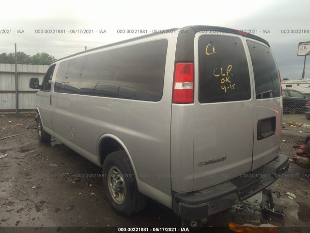 Photo 2 VIN: 1GAZGPFG5J1231495 - CHEVROLET EXPRESS PASSENGER 