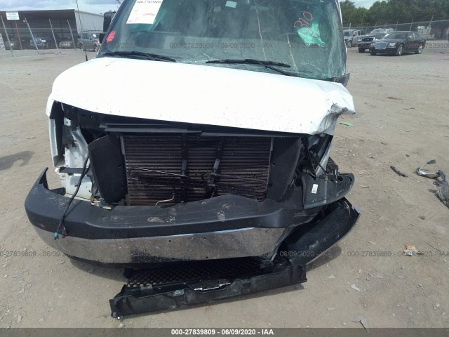 Photo 5 VIN: 1GAZGPFG5J1291213 - CHEVROLET EXPRESS PASSENGER 