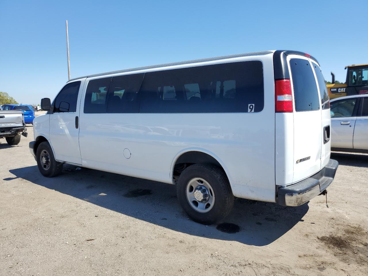 Photo 1 VIN: 1GAZGPFG5L1207989 - CHEVROLET EXPRESS 