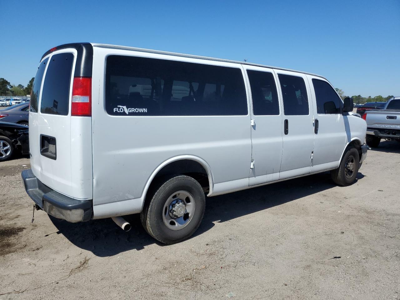 Photo 2 VIN: 1GAZGPFG5L1207989 - CHEVROLET EXPRESS 