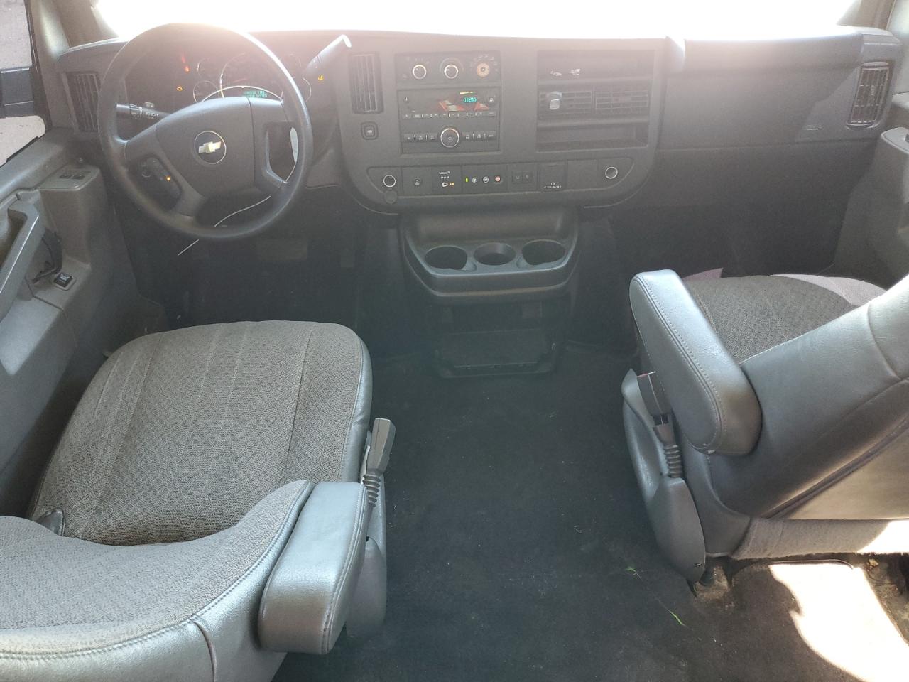 Photo 7 VIN: 1GAZGPFG5L1207989 - CHEVROLET EXPRESS 