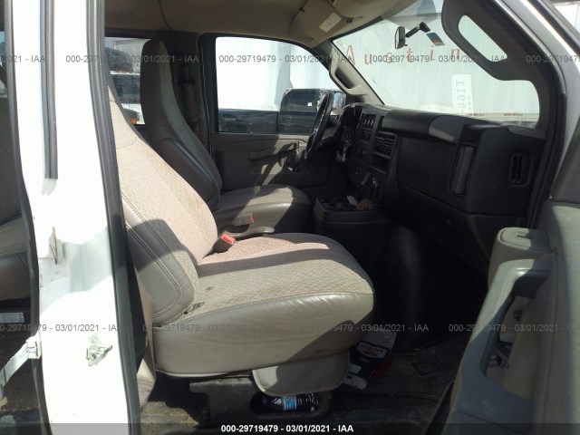 Photo 4 VIN: 1GAZGPFG6G1286241 - CHEVROLET EXPRESS PASSENGER 