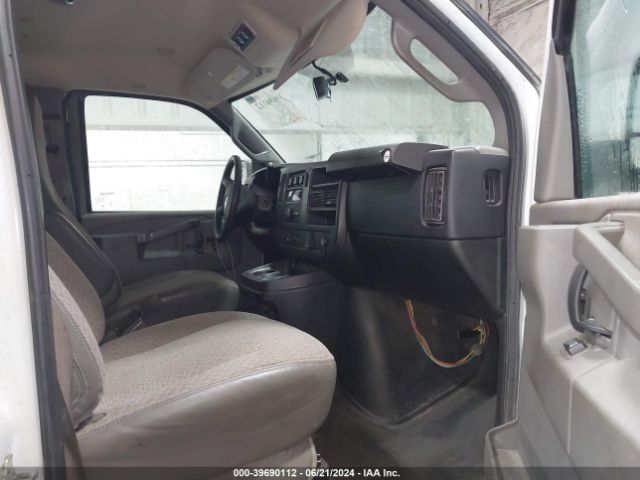 Photo 4 VIN: 1GAZGPFG6J1267888 - CHEVROLET EXPRESS 